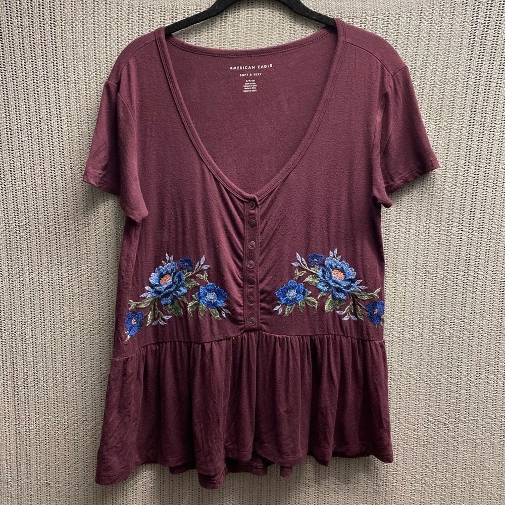 American Eagle soft and sexy embroidered baby doll snap front top/small